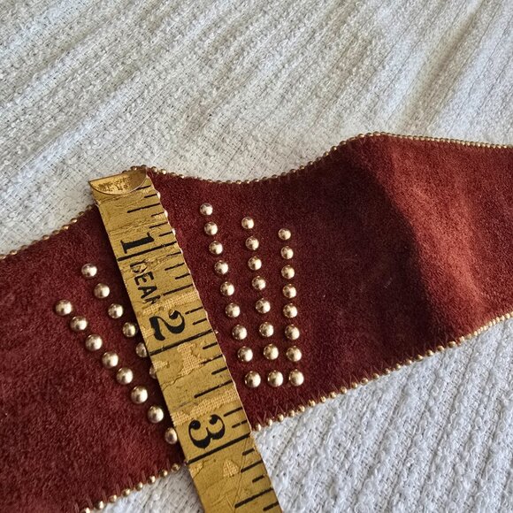 Emmanuel - Vintage Suede Maroon Belt w/ Gold Ball Edging & Crown/Sunburst Design - Picture 8 of 9
